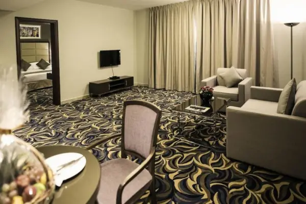 Emirates Plaza Hotel 10